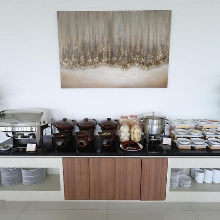 The Azana Hotel Airport סמאראנג מראה חיצוני תמונה