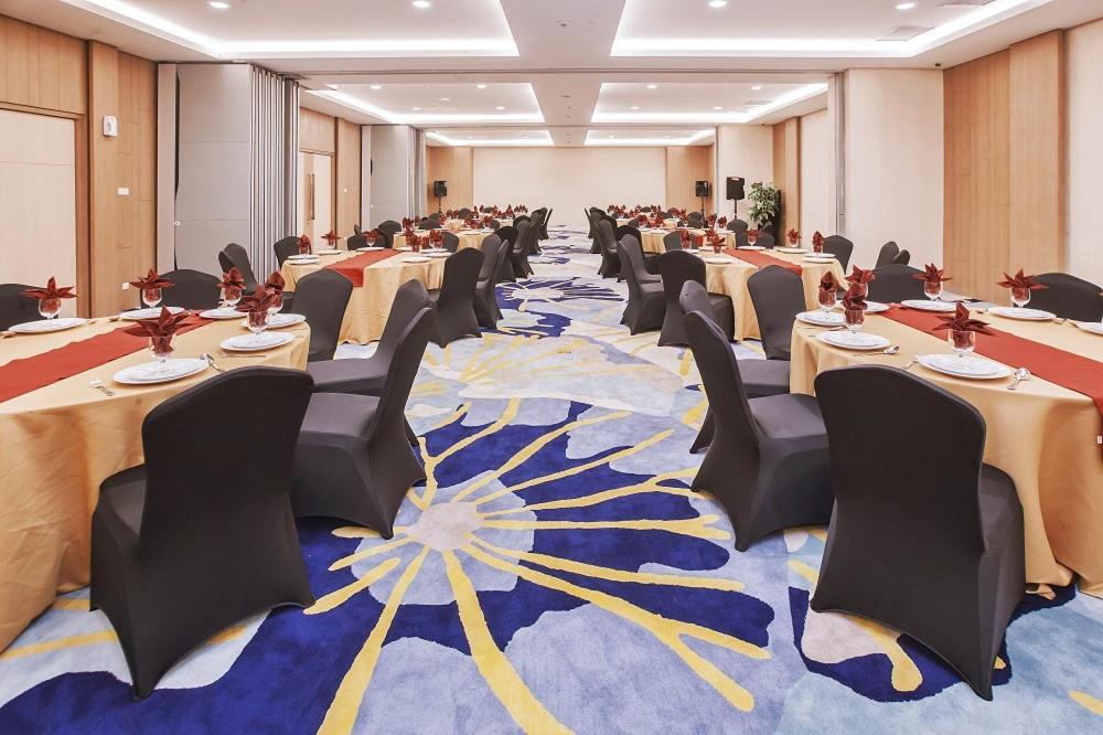 The Azana Hotel Airport סמאראנג מראה חיצוני תמונה